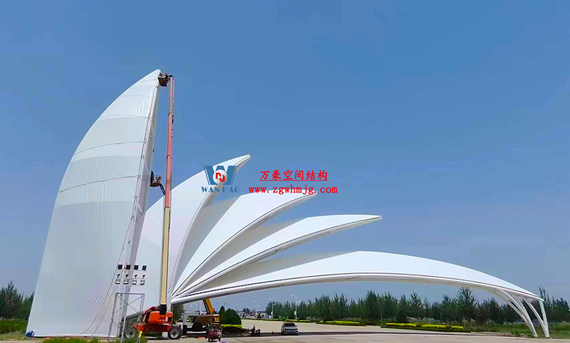 陜西定邊馬蓮灘沙漠公園鋼膜結(jié)構(gòu)工程“奮力快跑”，工程“進(jìn)度條”刷新了!
