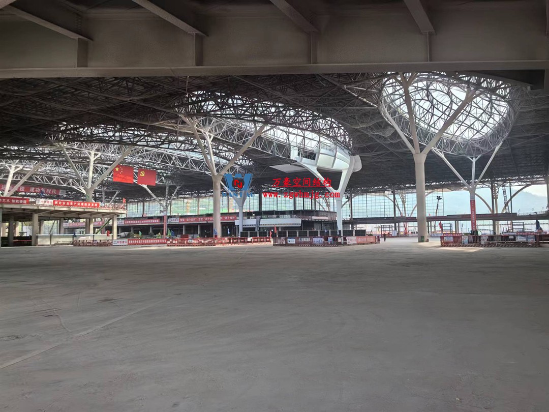 重慶東站站房正在加速建設(shè)，全力繪就項(xiàng)目新篇章