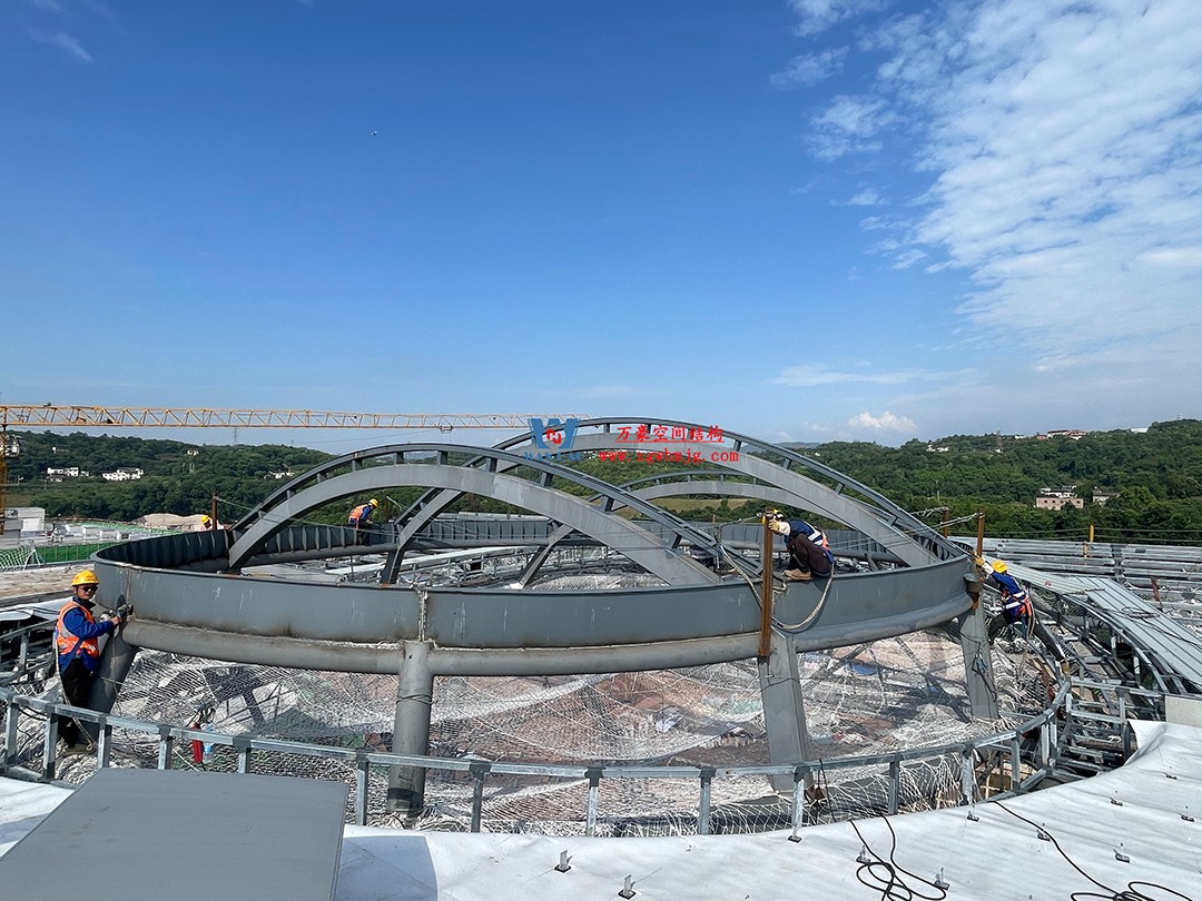 重慶東站站房正在加速建設(shè)，全力繪就項(xiàng)目新篇章