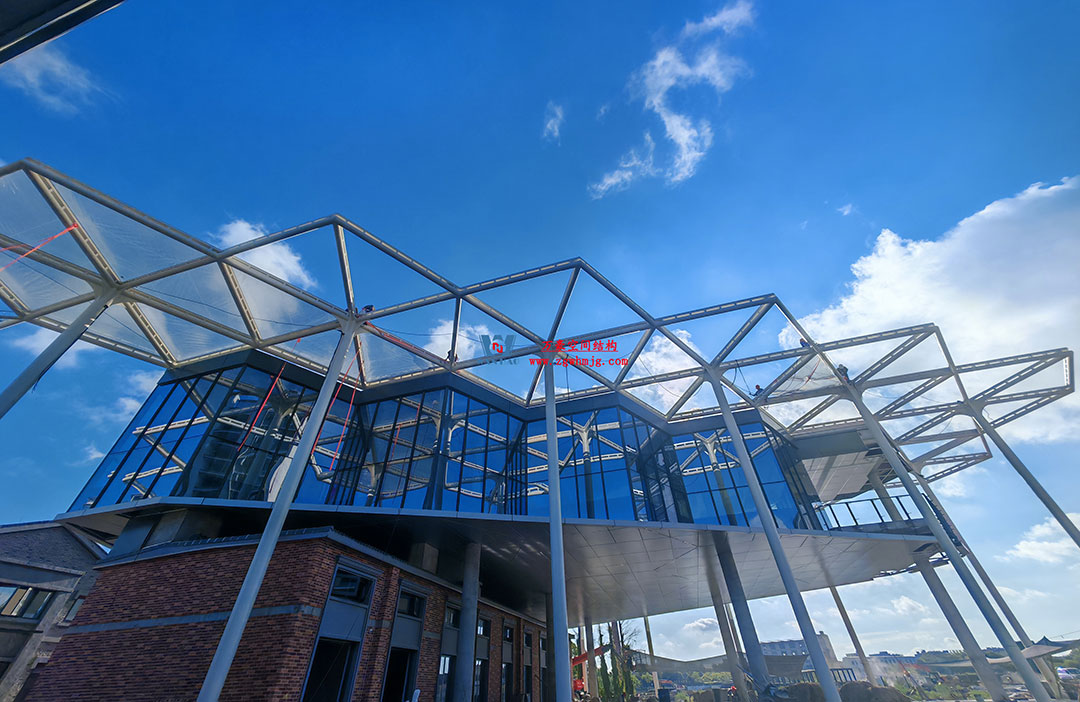 ETFE膜結(jié)構(gòu)景觀建筑:不止于“美”的建筑革命 ETFE膜結(jié)構(gòu)景觀建筑:不止于“美”的建筑革命