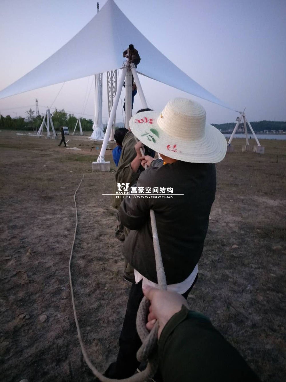 高橋灣現(xiàn)代產(chǎn)業(yè)園單飛燕、雙飛燕景觀膜結(jié)構(gòu)工程已近尾聲