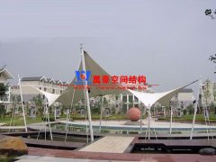 膜結構遮陽棚有哪些特點？哪些場所可以使用膜結構遮陽蓬？