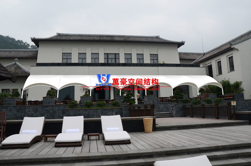 膜結構雨棚