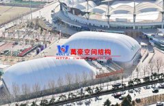 充氣膜結(jié)構(gòu)適用于冰雪館嗎？冰雪館采用充氣膜建造的原因是什么？