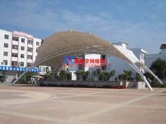 舞臺膜結(jié)構(gòu)具有哪些特性？張拉膜結(jié)構(gòu)舞臺有什么優(yōu)勢特點(diǎn)？