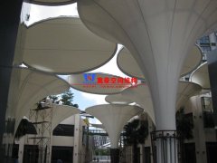 膜結(jié)構(gòu)建筑如何避免積水生成？膜結(jié)構(gòu)防止積水的方法是什么？
