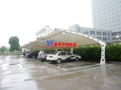 什么是鋼結構雨棚？鋼結構雨棚有哪些種類？