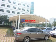 如何加固膜結(jié)構(gòu)車棚？膜結(jié)構(gòu)車棚增加穩(wěn)定性的方法有哪些？