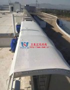 寧波益富樂公司新廠房外立面PTFE網(wǎng)格膜結構項目膜結構安裝中